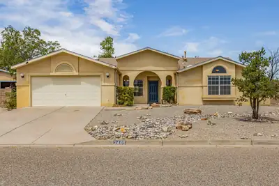2405 Agua Fria Drive NE, Rio Rancho