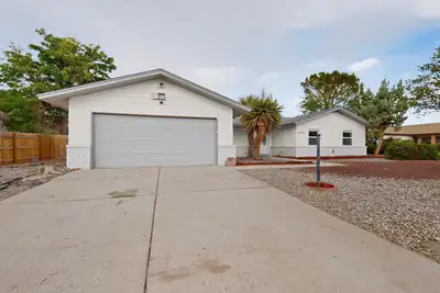 4005 Torrey Pines Road SE 