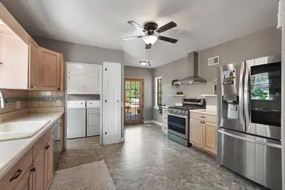 313 Carlisle Boulevard SE 