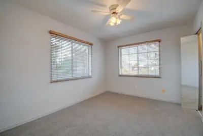 21 San Fernando Avenue 