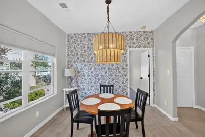 1118 Desert Sunflower Drive NE 