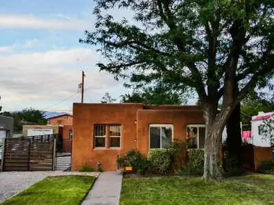 308 Dartmouth Drive SE 