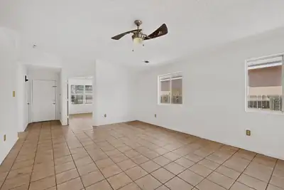 928 Tanager Drive SW 