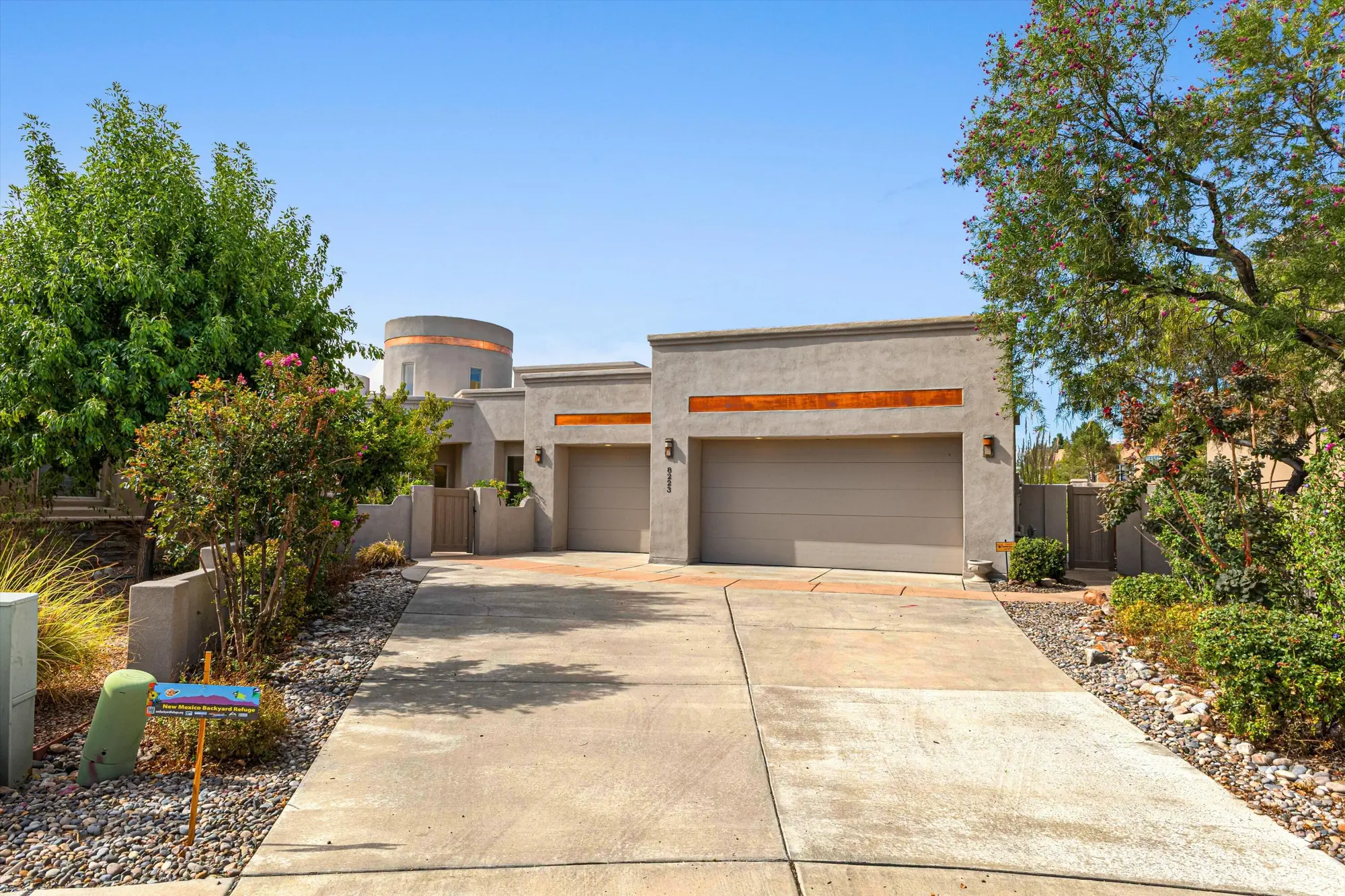 8223 Desert Lily Lane NE