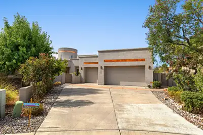 8223 Desert Lily Lane NE, Albuquerque