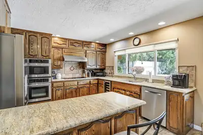 8800 Caminito Drive NE 