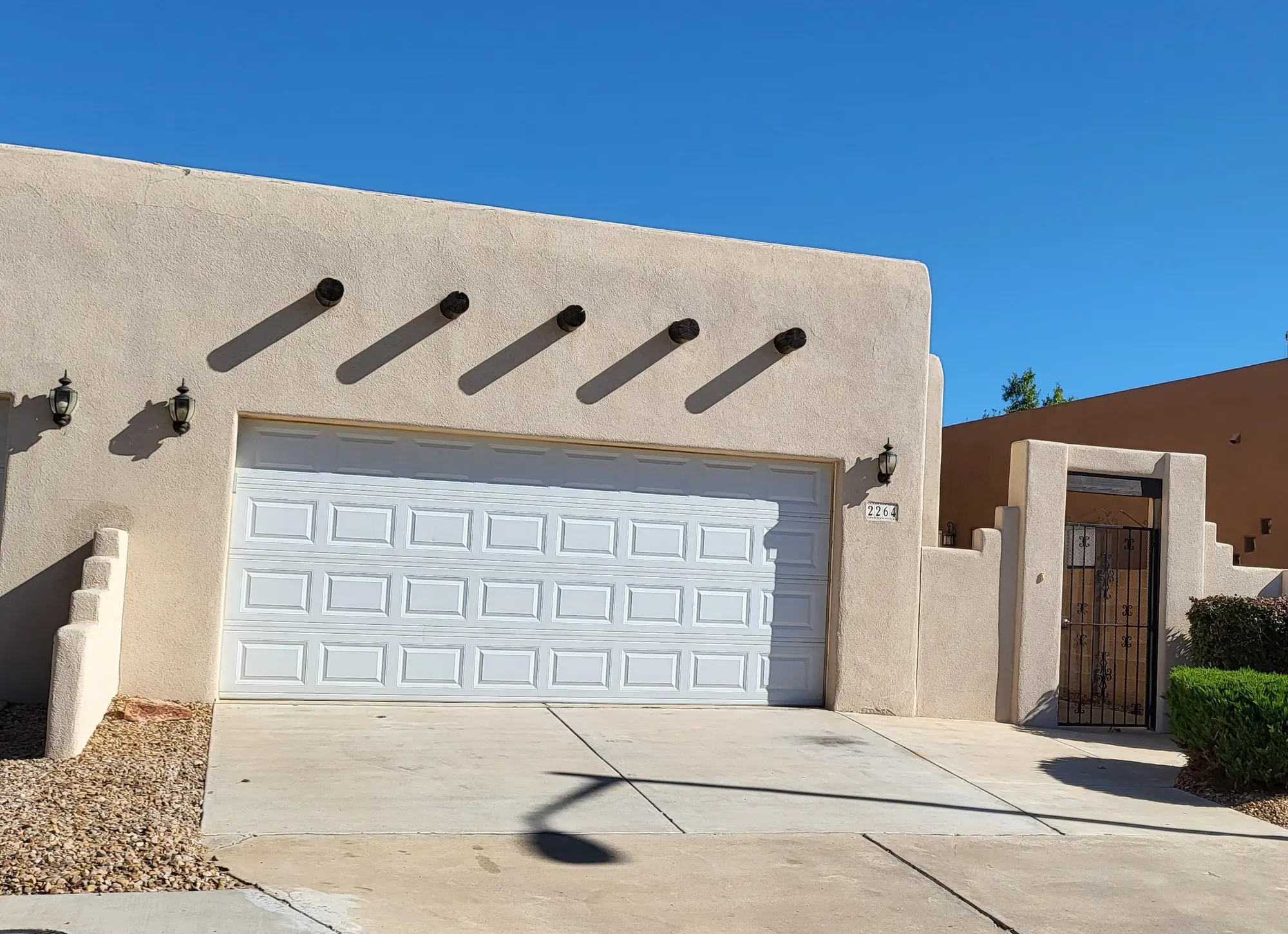 2264 W Calle De Ortiz SW