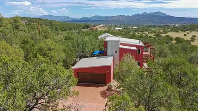 9 Crest Road 