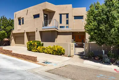 7816 Florence Avenue NE, Albuquerque