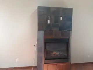 915 Edith Boulevard NE Unit B 