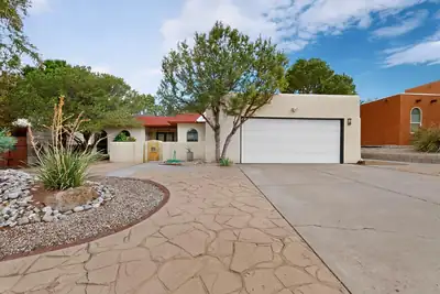 9919 Academy Knolls Dr Drive NE, Albuquerque