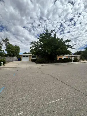 6021 Lejano Avenue NE, Albuquerque
