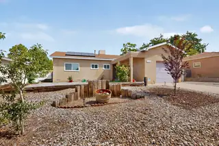 10209 Mesa Arriba Avenue NE 