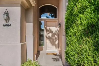 6004 Wildflower Trail NE 