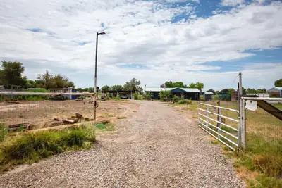 4 Yerba Road, Los Lunas