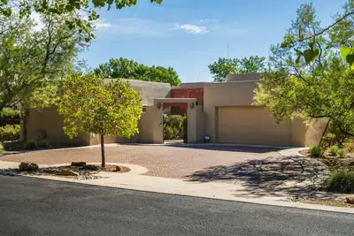 500 Laguna Seca Lane NW 