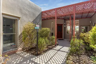 500 Laguna Seca Lane NW 