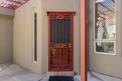 500 Laguna Seca Lane NW 