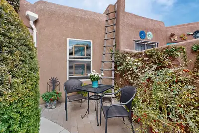 6603 Las Casitas Court NW 