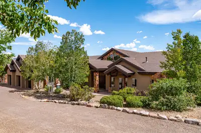 49 Broken Arrow Place 