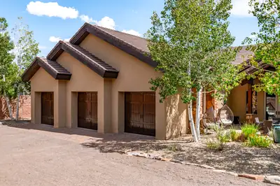 49 Broken Arrow Place 