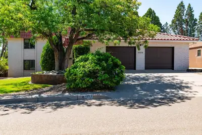 2532 N Harold Place NE, Albuquerque