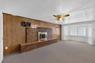 1860 Elena Circle SW 
