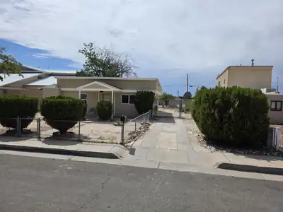 2827 Bel Air Drive NE 