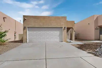 4405 Desert Chicory Court SE, Albuquerque