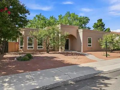 7516 Parkwood Drive NW, Albuquerque