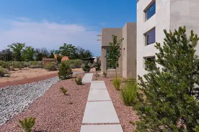 602 Camino De La Tierra 