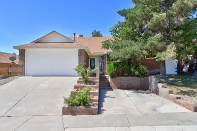 5305 Tamariz Drive NW, Albuquerque
