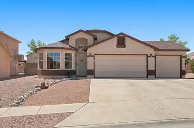 215 Boot Hill Loop SW, Los Lunas