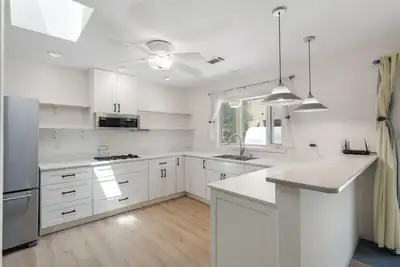 3904 Camino De La Sierra NE 