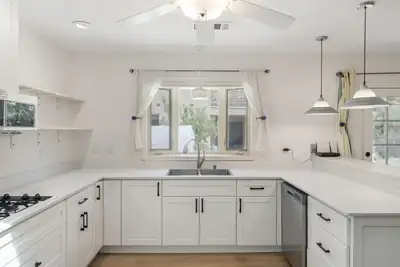 3904 Camino De La Sierra NE 