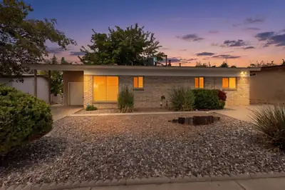 829 Shirley Street NE, Albuquerque