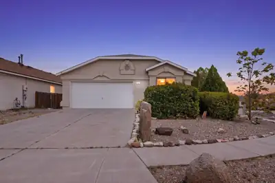832 Shire Street SW, Albuquerque