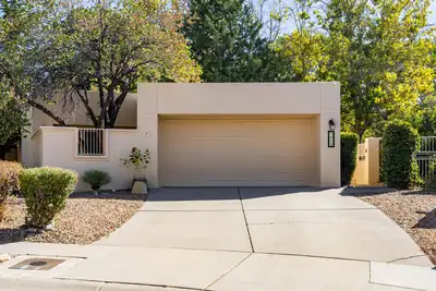 7928 Woodhaven Drive NE, Albuquerque