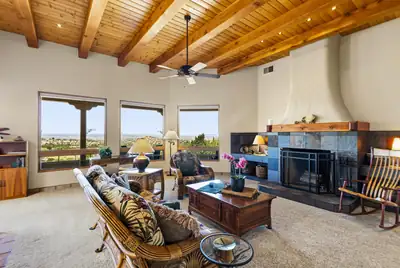 10 Pinon Ridge Drive 