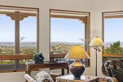 10 Pinon Ridge Drive 