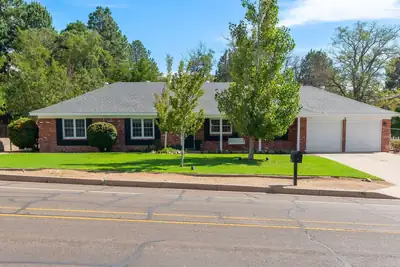 728 Stagecoach Road SE, Albuquerque