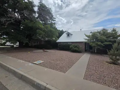 6900 Seminole Road NE 