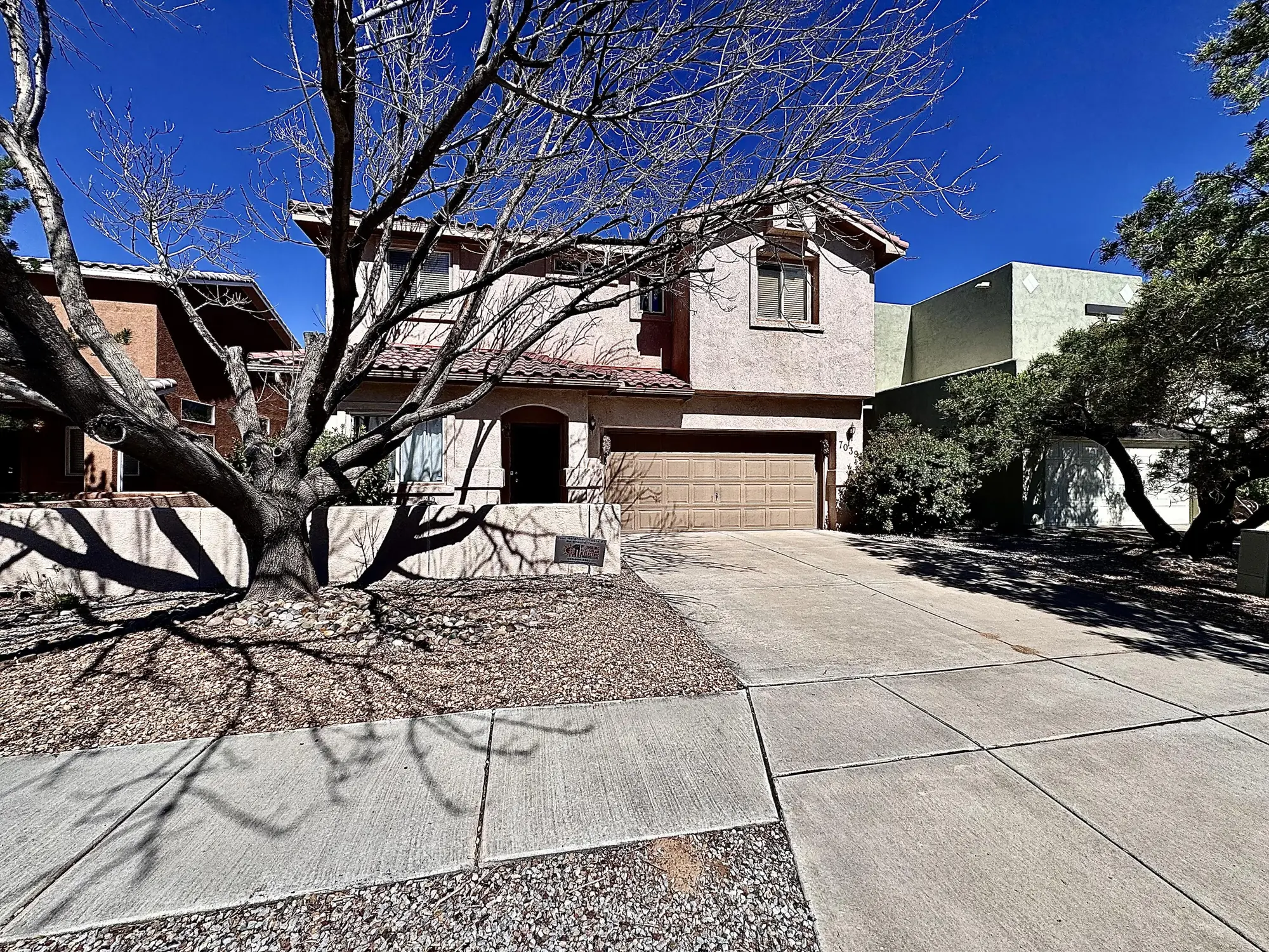 7039 Casa Elena Drive NE