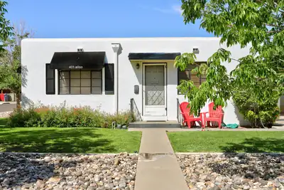 401 Aliso Drive NE 