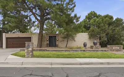 7504 La Madera Road NE, Albuquerque