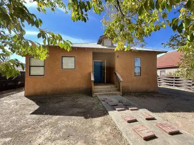 708 Spruce Street, Magdalena