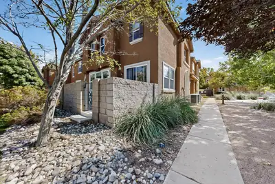 601 Menaul Boulevard NE UNIT 1404 