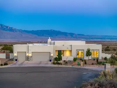 2324 Venada Road NE 