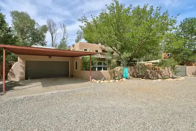 4905 Guadalupe Trail NW 