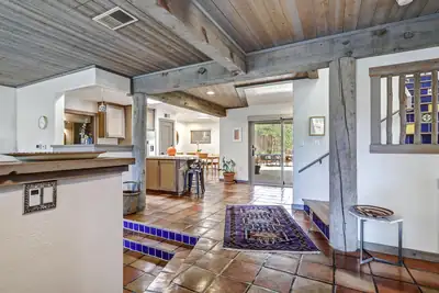 4905 Guadalupe Trail NW 